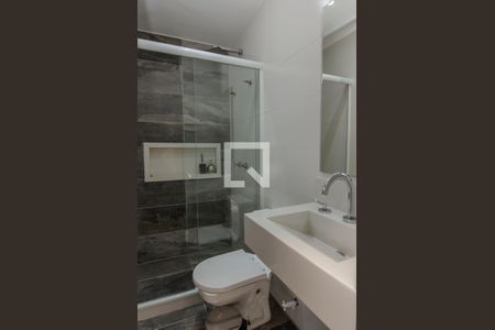 Casa de condomínio à venda com 380m², 4 quartos e 6 vagas Casa de condomínio à venda com 380m², 4 quartos e 6 vagasBanheiro Social