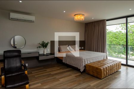 Casa de condomínio à venda com 380m², 4 quartos e 6 vagas Casa de condomínio à venda com 380m², 4 quartos e 6 vagasQuarto 2