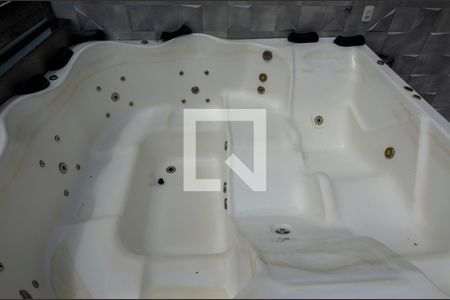 Casa de condomínio à venda com 380m², 4 quartos e 6 vagas Casa de condomínio à venda com 380m², 4 quartos e 6 vagasÁrea Externa