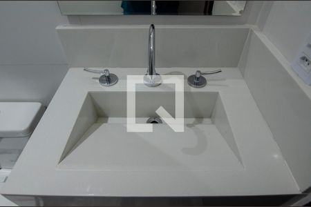 Casa de condomínio à venda com 380m², 4 quartos e 6 vagas Casa de condomínio à venda com 380m², 4 quartos e 6 vagasBanheiro Social