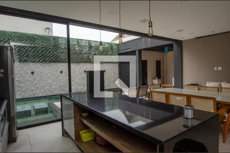 Casa de condomínio à venda com 380m², 4 quartos e 6 vagas Casa de condomínio à venda com 380m², 4 quartos e 6 vagasCozinha