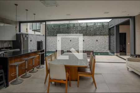 Casa de condomínio à venda com 380m², 4 quartos e 6 vagas Casa de condomínio à venda com 380m², 4 quartos e 6 vagasCozinha