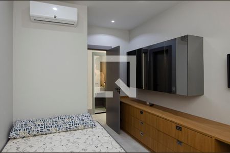 Casa de condomínio à venda com 380m², 4 quartos e 6 vagas Casa de condomínio à venda com 380m², 4 quartos e 6 vagasQuarto 1