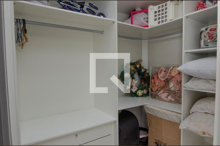 Casa de condomínio à venda com 380m², 4 quartos e 6 vagas Casa de condomínio à venda com 380m², 4 quartos e 6 vagasQuarto 3