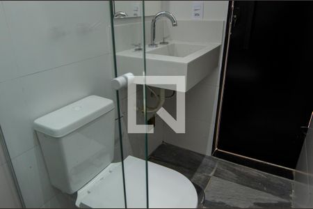 Casa de condomínio à venda com 380m², 4 quartos e 6 vagas Casa de condomínio à venda com 380m², 4 quartos e 6 vagasBanheiro Social