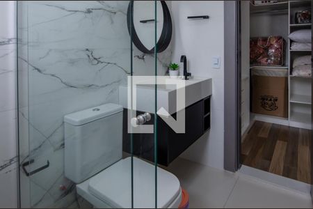 Casa de condomínio à venda com 380m², 4 quartos e 6 vagas Casa de condomínio à venda com 380m², 4 quartos e 6 vagasBanheiro Quarto 3