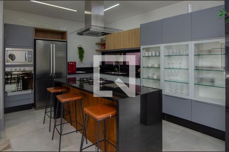 Casa de condomínio à venda com 380m², 4 quartos e 6 vagas Casa de condomínio à venda com 380m², 4 quartos e 6 vagasCozinha