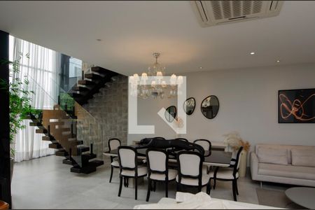 Sala de casa de condomínio à venda com 4 quartos, 380m² em Recreio dos Bandeirantes, Rio de Janeiro