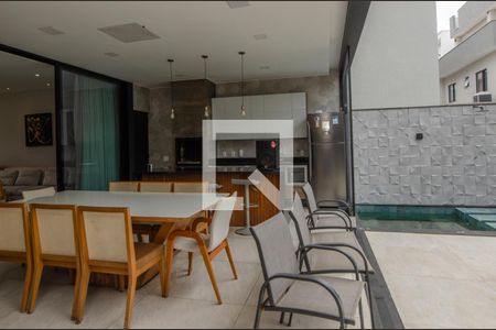 Casa de condomínio à venda com 380m², 4 quartos e 6 vagas Casa de condomínio à venda com 380m², 4 quartos e 6 vagasCozinha