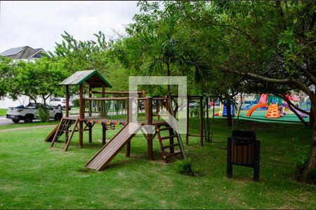 Casa de condomínio à venda com 380m², 4 quartos e 6 vagas Casa de condomínio à venda com 380m², 4 quartos e 6 vagasÁrea comum