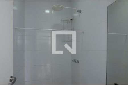 Casa de condomínio à venda com 380m², 4 quartos e 6 vagas Casa de condomínio à venda com 380m², 4 quartos e 6 vagasBanheiro da Área de serviço