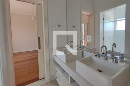 Casa de condomínio à venda com 315m², 4 quartos e 2 vagasBanheiro Américano