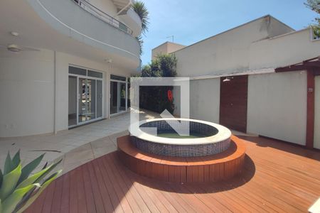 Casa de condomínio à venda com 315m², 4 quartos e 2 vagasQuintal