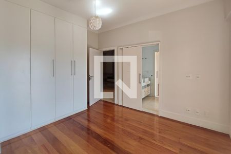 Casa de condomínio à venda com 315m², 4 quartos e 2 vagasQuarto 3