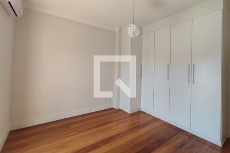 Casa de condomínio à venda com 315m², 4 quartos e 2 vagasQuarto 3