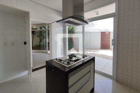 Casa de condomínio à venda com 315m², 4 quartos e 2 vagasCozinha