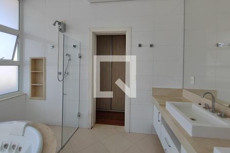 Casa de condomínio à venda com 315m², 4 quartos e 2 vagasBanheiro Suíte Master