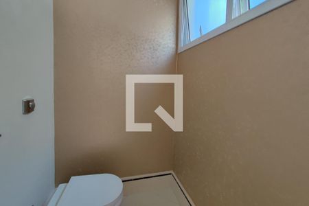 Casa de condomínio à venda com 315m², 4 quartos e 2 vagasLavabo