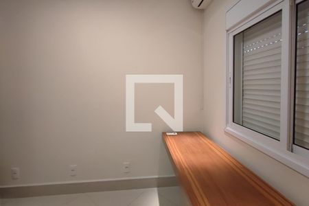 Casa de condomínio à venda com 315m², 4 quartos e 2 vagasEscritório