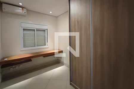 Casa de condomínio à venda com 315m², 4 quartos e 2 vagasEscritório