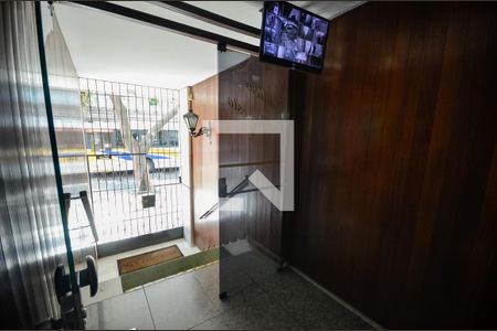 Apartamento à venda com 140m², 4 quartos e 1 vaga Apartamento à venda com 140m², 4 quartos e 1 vagaHall