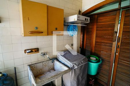 Casa à venda com 179m², 3 quartos e 2 vagas Casa à venda com 179m², 3 quartos e 2 vagasÁrea de Serviço