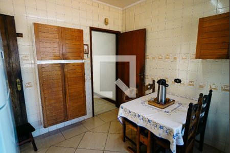 Casa à venda com 179m², 3 quartos e 2 vagas Casa à venda com 179m², 3 quartos e 2 vagasCozinha