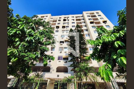 Apartamento à venda com 58m², 2 quartos e sem vaga Apartamento à venda com 58m², 2 quartos e sem vagaFachada
