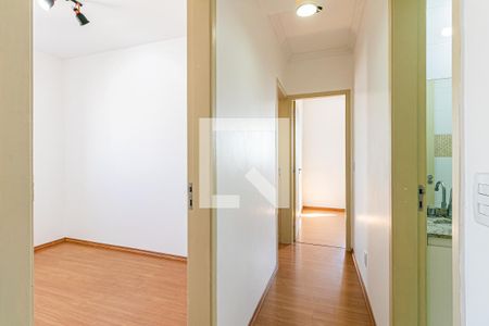 Corredor de apartamento à venda com 3 quartos, 67m² em Vila Carrão, São Paulo