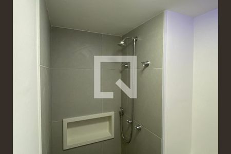 Banheiro de apartamento para alugar com 1 quarto, 29m² em Jardim Prudência, São Paulo