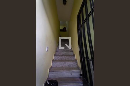 Casa à venda com 700m², 3 quartos e 3 vagasEscada