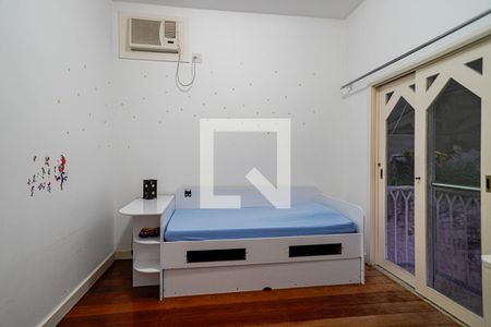 Suíte de casa de condomínio à venda com 3 quartos, 240m² em Badu, Niterói