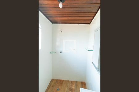 Casa para alugar com 70m², 3 quartos e sem vaga Casa para alugar com 70m², 3 quartos e sem vagaBanheiro 1