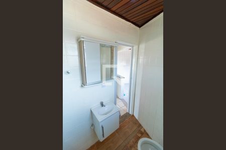 Casa para alugar com 70m², 3 quartos e sem vaga Casa para alugar com 70m², 3 quartos e sem vagaBanheiro 1