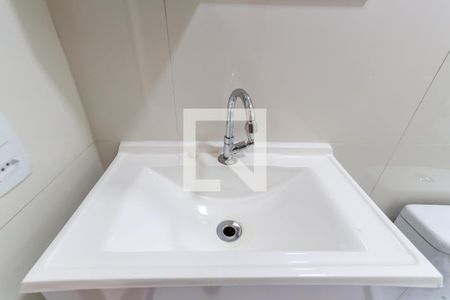 Banheiro de apartamento para alugar com 1 quarto, 35m² em Vila Gustavo, São Paulo