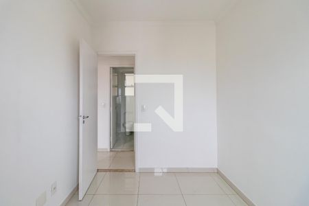 Quarto 1 de apartamento para alugar com 3 quartos, 68m² em Jardim Tupanci, Barueri