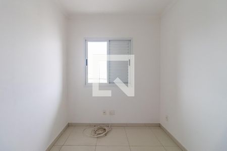 Quarto 1 de apartamento para alugar com 3 quartos, 68m² em Jardim Tupanci, Barueri
