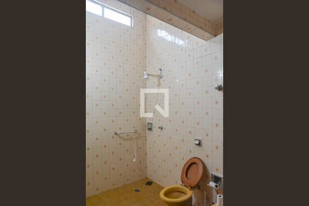 Casa à venda com 264m², 3 quartos e 5 vagasBanheiro 2