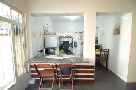 Casa à venda com 228m², 4 quartos e 3 vagas Casa à venda com 228m², 4 quartos e 3 vagasCozinha