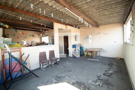 Casa à venda com 228m², 4 quartos e 3 vagas Casa à venda com 228m², 4 quartos e 3 vagasÁrea externa