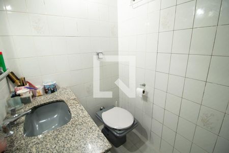 Casa à venda com 228m², 4 quartos e 3 vagas Casa à venda com 228m², 4 quartos e 3 vagasBanheiro da suíte