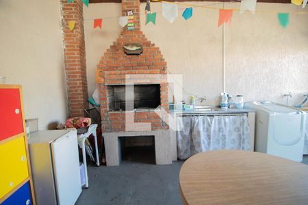 Casa à venda com 228m², 4 quartos e 3 vagas Casa à venda com 228m², 4 quartos e 3 vagasÁrea externa