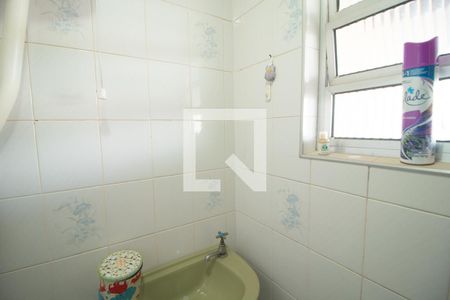 Casa à venda com 228m², 4 quartos e 3 vagas Casa à venda com 228m², 4 quartos e 3 vagasBanheiro 2