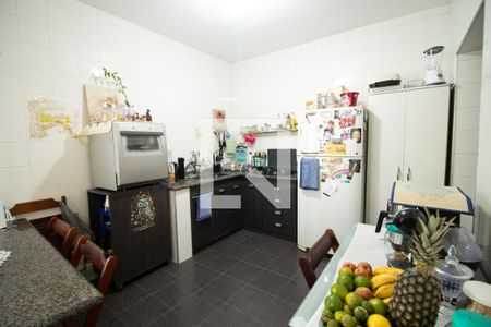 Casa à venda com 228m², 4 quartos e 3 vagas Casa à venda com 228m², 4 quartos e 3 vagasCozinha