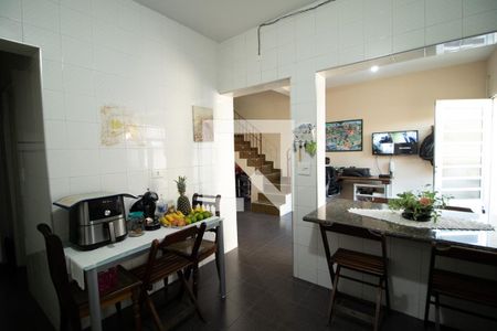 Casa à venda com 228m², 4 quartos e 3 vagas Casa à venda com 228m², 4 quartos e 3 vagasCozinha