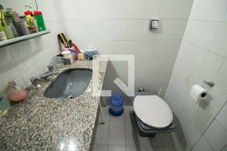 Casa à venda com 228m², 4 quartos e 3 vagas Casa à venda com 228m², 4 quartos e 3 vagasBanheiro da suíte