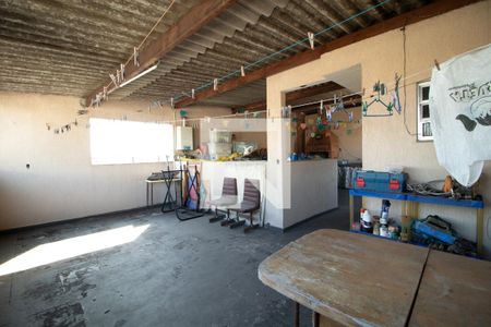 Casa à venda com 228m², 4 quartos e 3 vagas Casa à venda com 228m², 4 quartos e 3 vagasÁrea externa