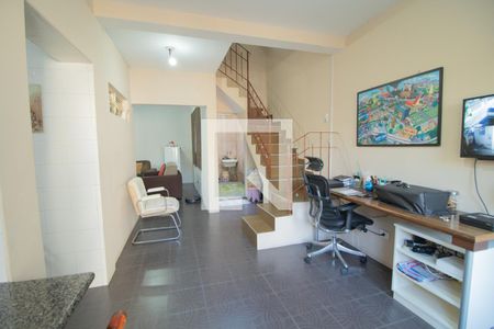 Casa à venda com 228m², 4 quartos e 3 vagas Casa à venda com 228m², 4 quartos e 3 vagasSala 2