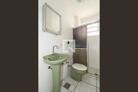 Banheiro de apartamento para alugar com 1 quarto, 54m² em Três Figueiras, Porto Alegre