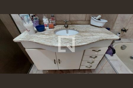 Casa à venda com 125m², 3 quartos e 2 vagasBanheiro 1